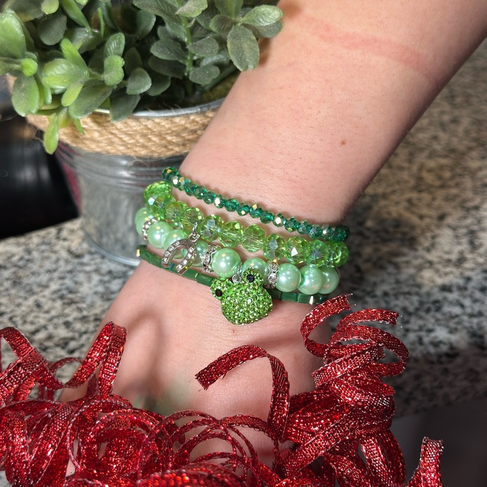 Festive Green Beaded Bracelet with Gold Accents St. Patrick’s Day
